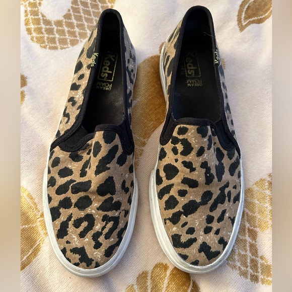 KEDS - Women’s Leopard Slip On Sneakers - Size 6 - Picture 1 of 4